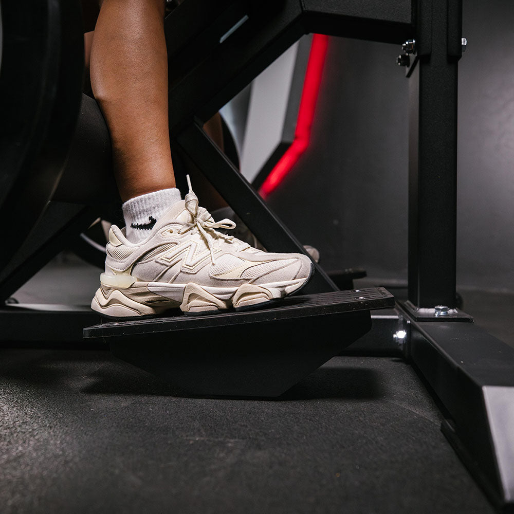 Standing Hip Thrust Machine