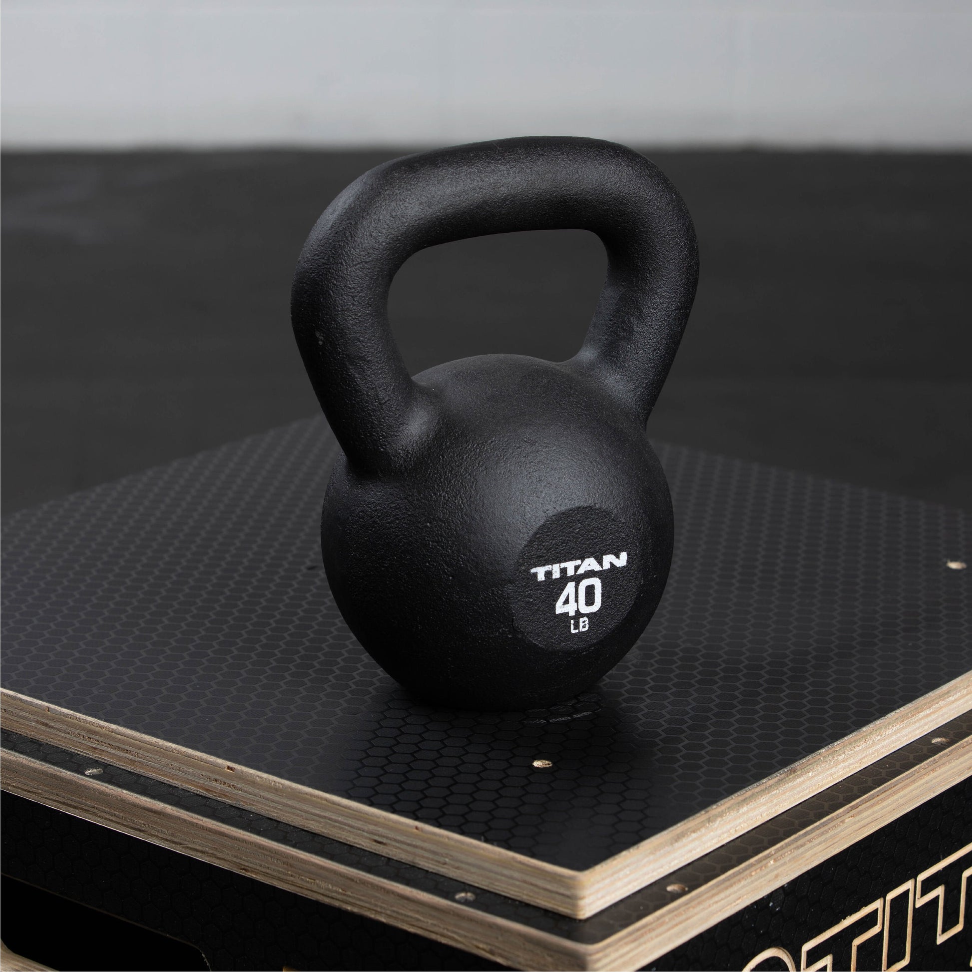 SCRATCH AND DENT - 40 LB Cast Iron Kettlebell - FINAL SALE